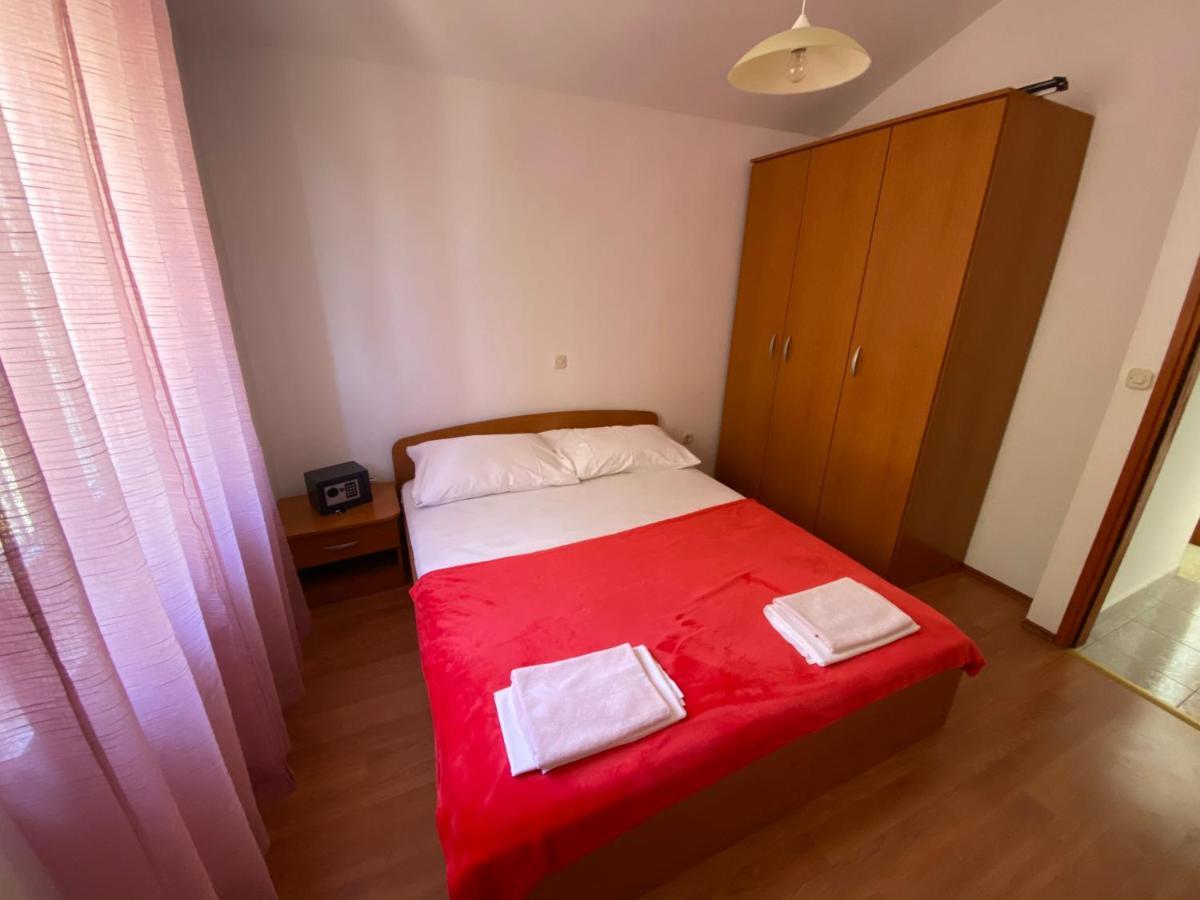 Apartmani Anita Starigrad Paklenica Zewnętrze zdjęcie